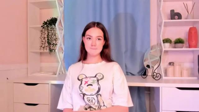 Image 7 of phoebeelliott Stream on Chaturbate on 25 months ago