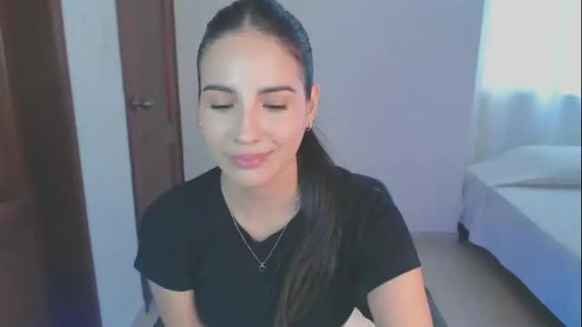 Image 3 of pia_ranses Stream on Chaturbate on 3 days ago