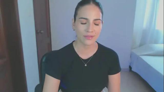 Image 7 of pia_ranses Stream on Chaturbate on 3 days ago