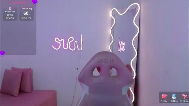 Image 3 of pia_tay Stream on Chaturbate on 2 months ago