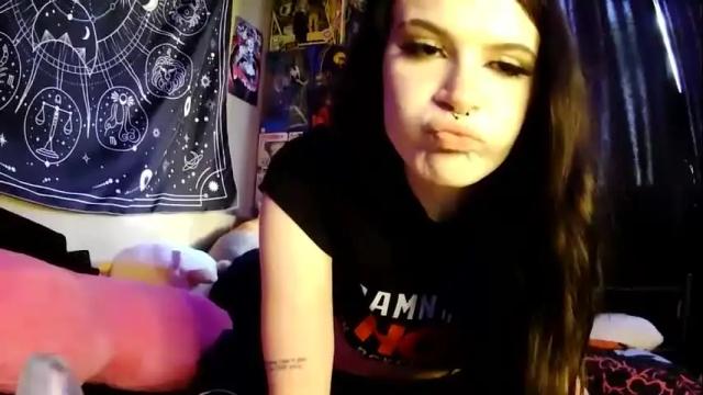 Image 3 of piercedupvamp Stream on Chaturbate on 7 months ago