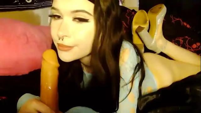 Image 3 of piercedupvamp Stream on Chaturbate on 4 months ago