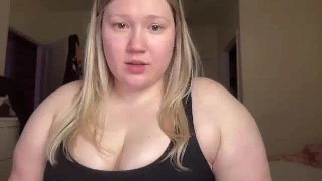 Image 12 of piggyrose Stream on Chaturbate on 13 months ago