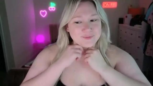 Image 7 of piggyrose Stream on Chaturbate on 2 months ago