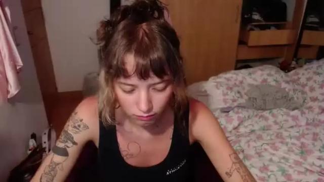 Image 3 of pikawiii Stream on Chaturbate on 15 months ago