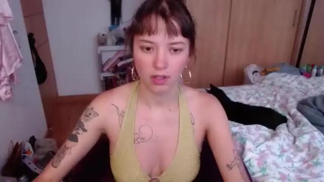 Image 2 of pikawiii Stream on Chaturbate on 15 months ago