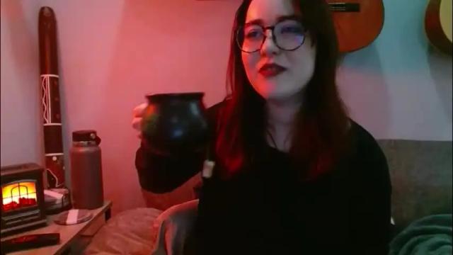 Image 2 of pillogoddess Stream on Chaturbate on 6 days ago