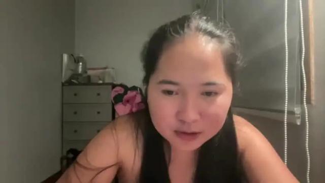Image 8 of pinay_roxanne Stream on Chaturbate on 16 months ago