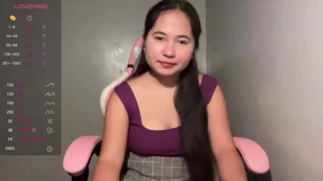 Image 8 of pinay_roxanne Stream on Chaturbate on 15 months ago