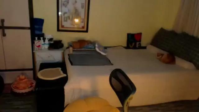 Image 7 of pinaysluttyaira Stream on Chaturbate on 2 months ago