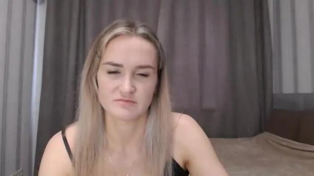 Image 3 of pineapple__mood Stream on Chaturbate on 12 months ago