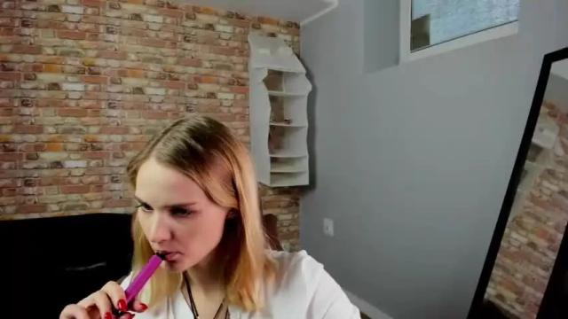 Thumbnail 2, pineapple_giirl's Stream at Chaturbate, 17 months ago