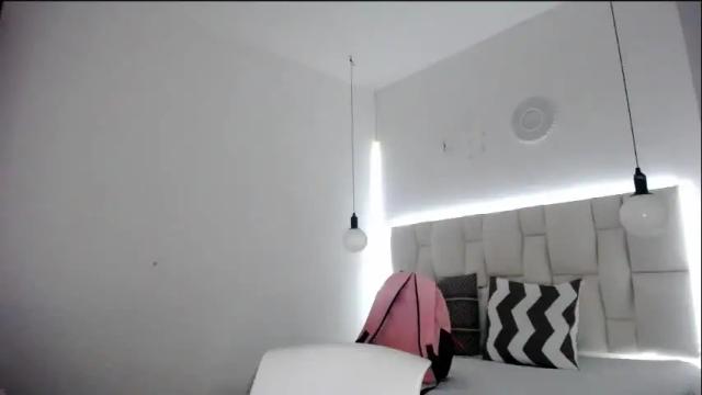 Image 2 of pink__tiffany Stream on Chaturbate on 15 days ago