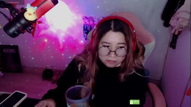 Image 8 of pink_girl0n Stream on Chaturbate on 1 month ago