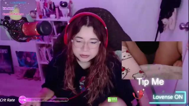 Image 3 of pink_girl0n Stream on Chaturbate on 13 days ago