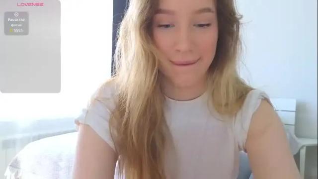Image 4 of pink_rosee_ Stream on Chaturbate on 28 days ago