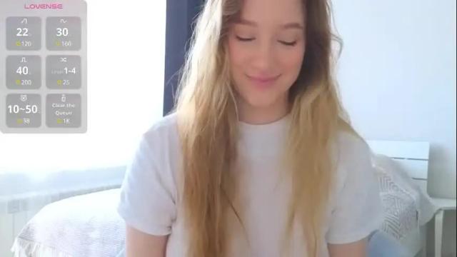Image 8 of pink_rosee_ Stream on Chaturbate on 28 days ago