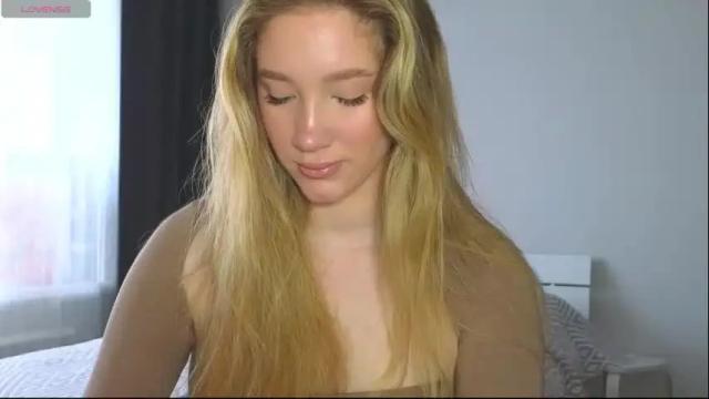 Image 4 of pink_rosee_ Stream on Chaturbate on 3 months ago