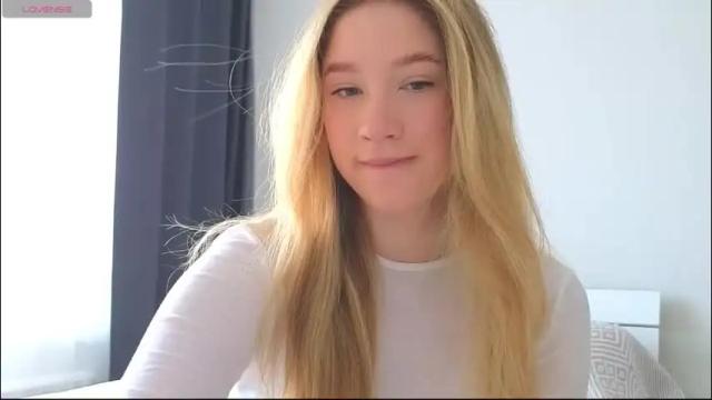 Image 4 of pink_rosee_ Stream on Chaturbate on 2 months ago