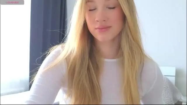 Image 7 of pink_rosee_ Stream on Chaturbate on 2 months ago