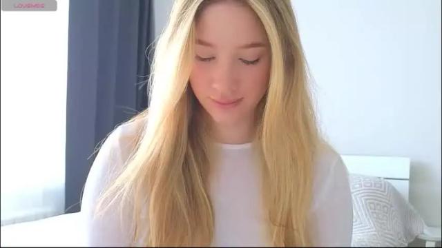 Image 8 of pink_rosee_ Stream on Chaturbate on 2 months ago