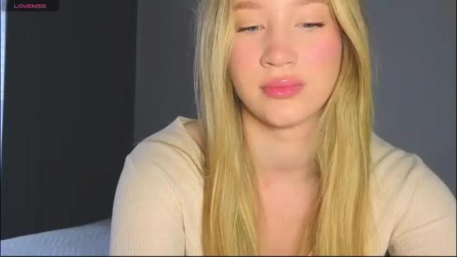 Image 2 of pink_rosee_ Stream on Chaturbate on 2 months ago