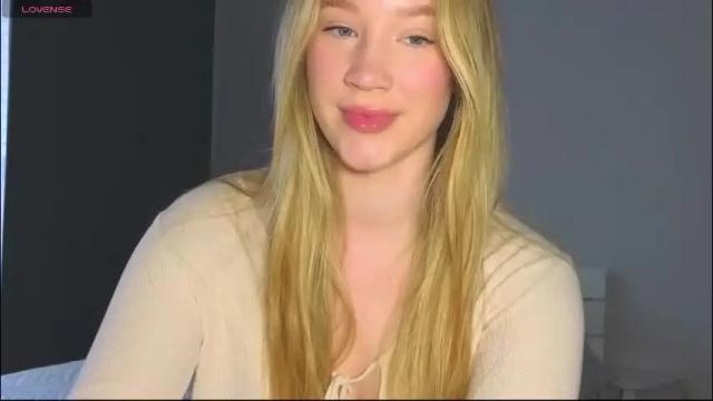 Image 3 of pink_rosee_ Stream on Chaturbate on 2 months ago