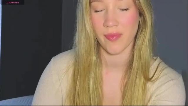 Image 7 of pink_rosee_ Stream on Chaturbate on 2 months ago