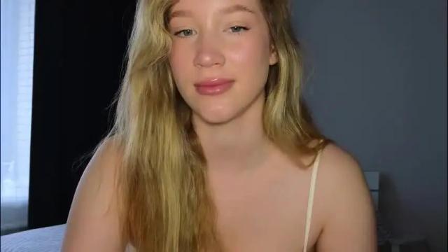 Image 3 of pink_rosee_ Stream on Chaturbate on 2 months ago