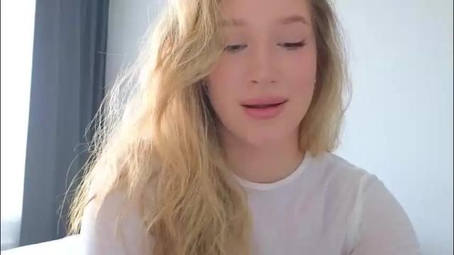 Image 2 of pink_rosee_ Stream on Chaturbate on 2 months ago