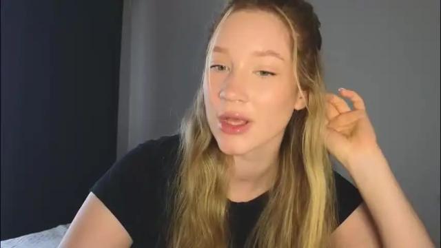 Image 2 of pink_rosee_ Stream on Chaturbate on 2 months ago