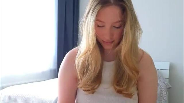 Image 3 of pink_rosee_ Stream on Chaturbate on 1 month ago