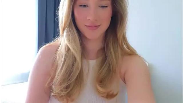 Image 7 of pink_rosee_ Stream on Chaturbate on 1 month ago