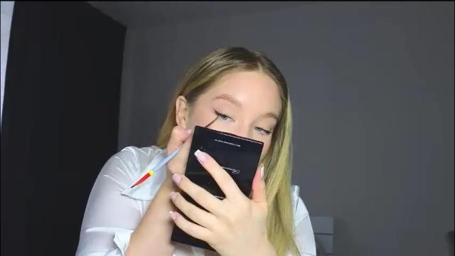 Image 3 of pink_rosee_ Stream on Chaturbate on 1 month ago