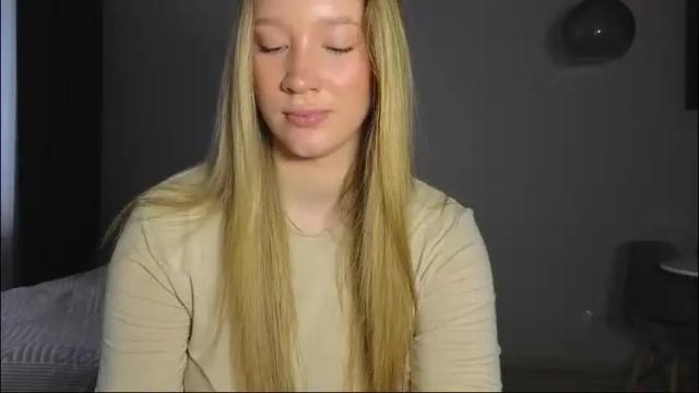 Image 3 of pink_rosee_ Stream on Chaturbate on 2 months ago