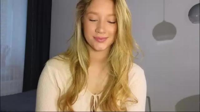 Image 2 of pink_rosee_ Stream on Chaturbate on 2 months ago