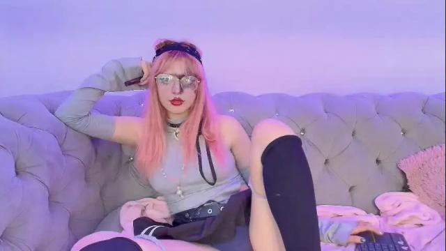 Image 4 of pinkie_shine18 Stream on Chaturbate on 1 month ago