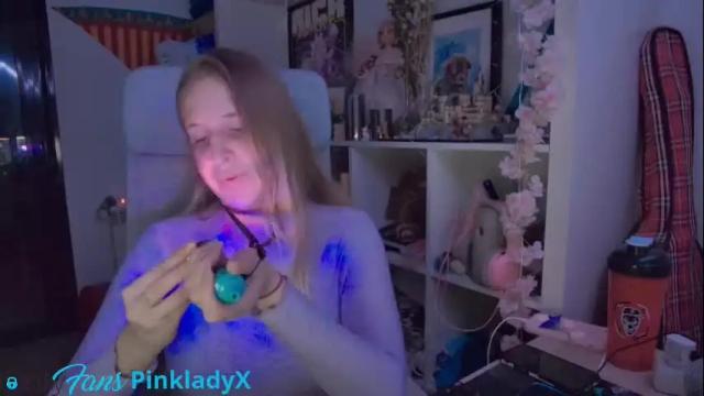 Image 7 of pinkladyx2 Stream on Chaturbate on 8 months ago