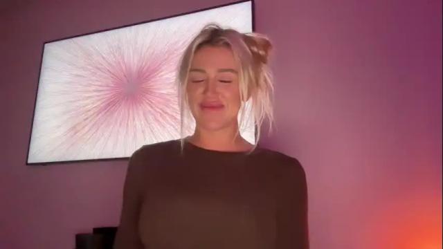 Image 3 of piper_patterson Stream on Chaturbate on 1 month ago