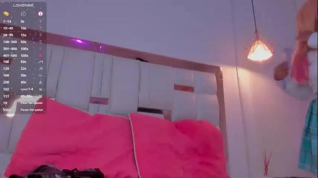 Image 2 of pittandlunaa69 Stream on Chaturbate on 1 month ago