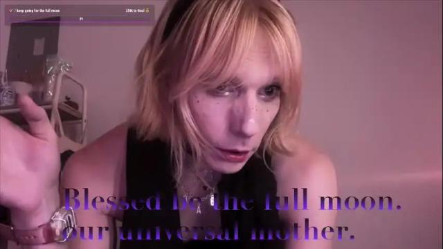 Image 2 of pixie_praxis Stream on Chaturbate on 4 months ago