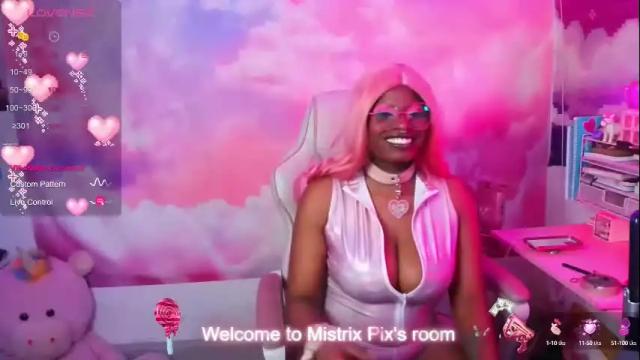 Image 4 of pixiebob25 Stream on Chaturbate on 11 days ago