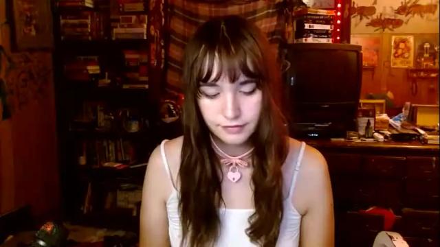 Image 2 of pixinun Stream on Chaturbate on 2 months ago