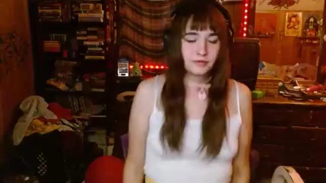 Image 2 of pixinun Stream on Chaturbate on 2 months ago