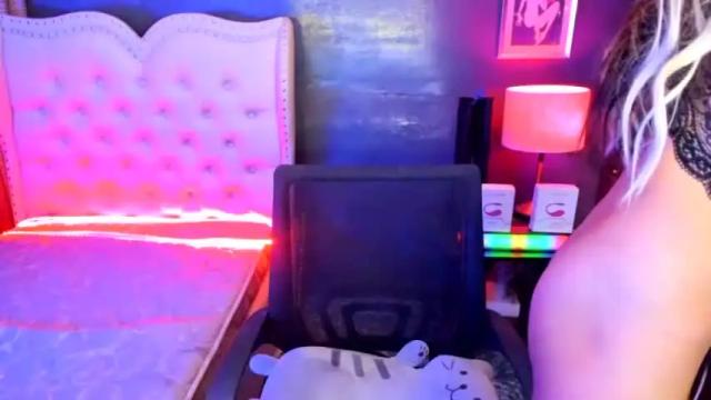 Image 4 of pixydominatrixx Stream on Chaturbate on 12 months ago