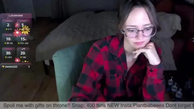 Image 3 of plantbabeee Stream on Chaturbate on 6 months ago