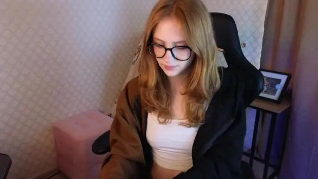 Image 12 of plastic_beach Stream on Chaturbate on 23 months ago