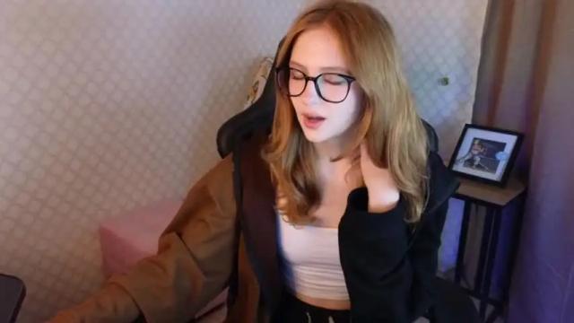 Image 2 of plastic_beach Stream on Chaturbate on 23 months ago