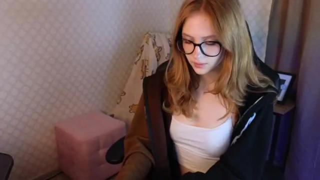 Image 6 of plastic_beach Stream on Chaturbate on 23 months ago