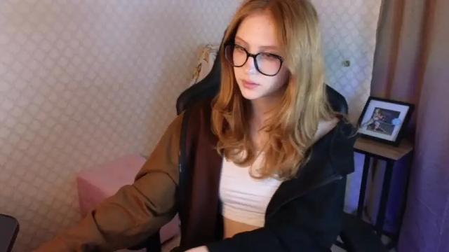 Image 8 of plastic_beach Stream on Chaturbate on 23 months ago